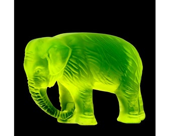 Art Deco Figurine ' Elephant ' Collectible Glass | 1930 H.Hoffmann Uranium Glass Glassware