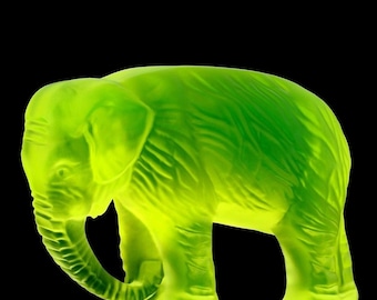 Art Deco Elephant Figurine Vaseline Uranium Glass 1930' H. Hoffmann