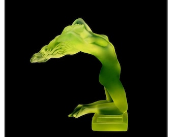 Art Deco Uranium Glass 1930' Uranium Glass Sculpture ' Chrysis ' H.Hoffmann Hood Ornament