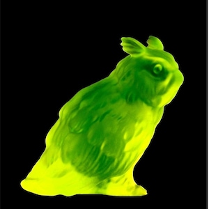Uranium Glass Figurine • Miniature Figurine Uranium Glass • UV Reactive Vaseline Glass • Glow Uranium Glass • Owl Figurine Uranium Glass