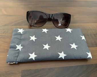 Estuche para Gafas – Tela Gris con Estrellas