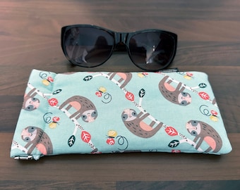 Glasses Case – Sloth on Light Green Cotton Fabric