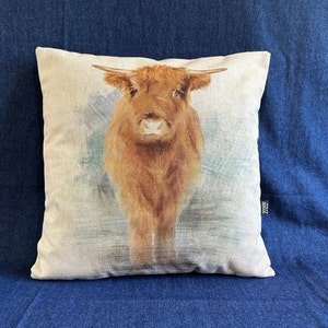 Highland cow cushion in farmhouse style 40 x 40cm image 4