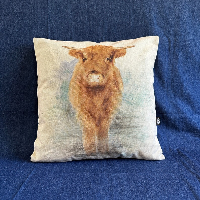 Highland cow cushion in farmhouse style 40 x 40cm image 1