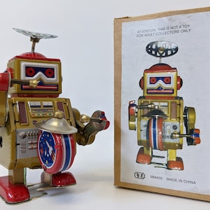 Robot : Parts and pieces Display only not working.  DRUMMING ROBOT (Gold Version) MM409