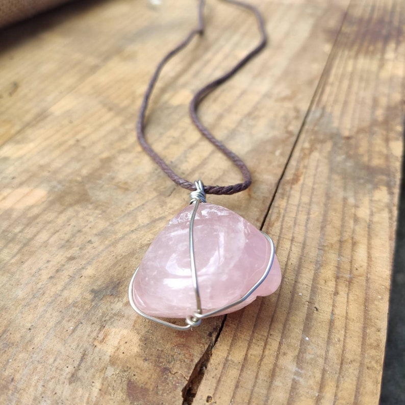 Wire Wrapped Rose Crystal Rose Quartz Necklace Natural Stone Pendant Rose Crystal Necklace Heart Chakra Crystal Jewelry Healing Stone