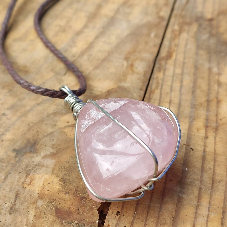 Wire Wrapped Rose Crystal Rose Quartz Necklace Natural Stone Pendant Rose Crystal Necklace Heart Chakra Crystal Jewelry Healing Stone