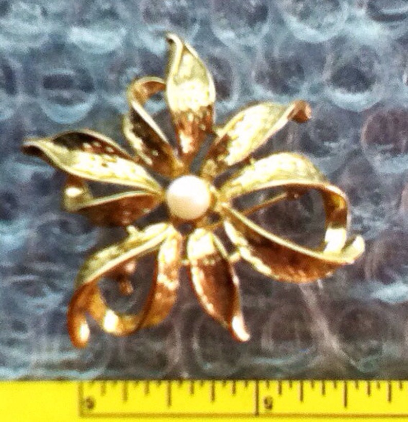 Vintage Goldtone Pin Brooch Pearl Freeform Bow Loops Leaves Etsy
