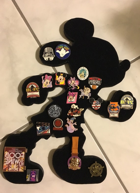 Mickey Pin Trading Lanyard Medal - Disney Pins Blog