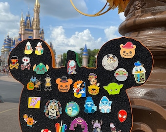 Pumpkin pin board Disney spirit Halloween not so scary hocus pocus Universal Studios pin display