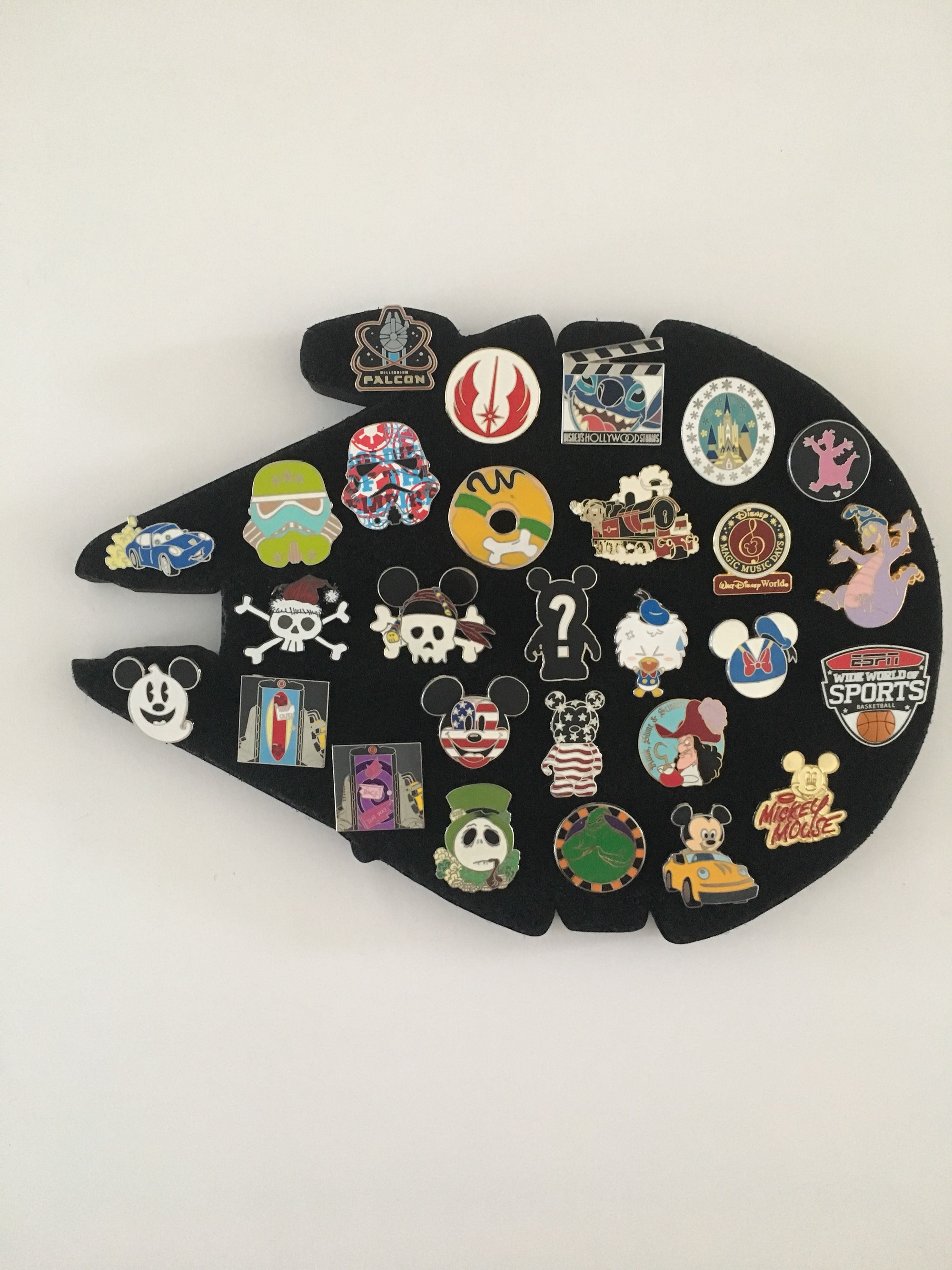 Millennium falcon disney pin online
