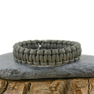 Mad Max Style Adjustable Paracord Survival Bracelet Black, Foliage Green or Gun Grey Foliage Green