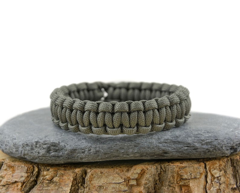 Mad Max Style Adjustable Paracord Survival Bracelet Black, Foliage Green or Gun Grey Foliage Green