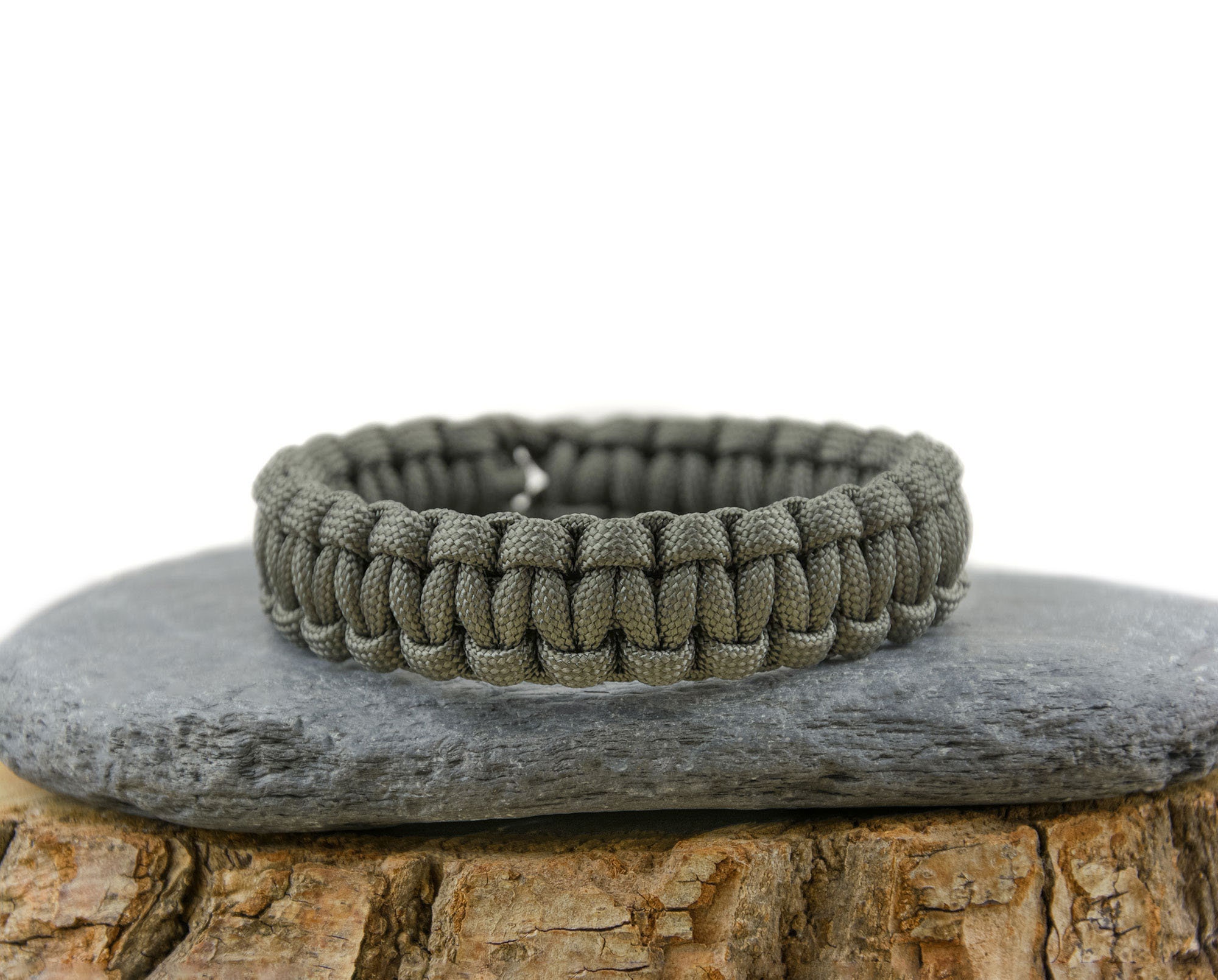 Mad max style paracord bracelet sale