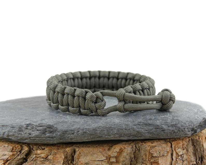 Mad Max Style Adjustable Paracord Survival Bracelet - Black, Red or Orange