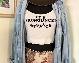 Se pronuncia Strangs Billy Strings Crop Top Baby Tee Spaghetti Strap BMFS