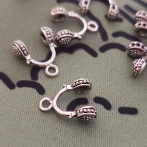19 x 3D Headphone / Earphone Charm - Silver Tone