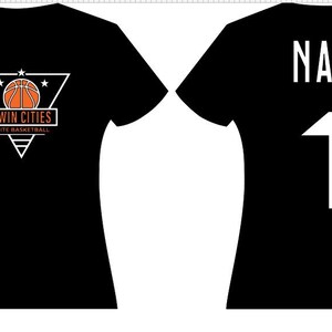 Könnte beinhalten: Schwarzes Basketballtrikot mit einem weißen Dreieckslogo, das einen Basketball und den Text "Twin Cities Elite Basketball" zeigt. Die Rückseite des Trikots trägt den Text "NAME" und die Nummer "1" in Weiß.