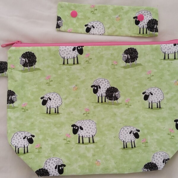 Grazing Sheep Project Bag & Needle Keeper