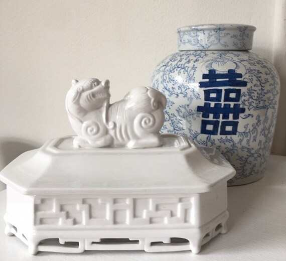 Vintage Chinoiserie Storage Box White Foo Dog Porcelain Foo Dog