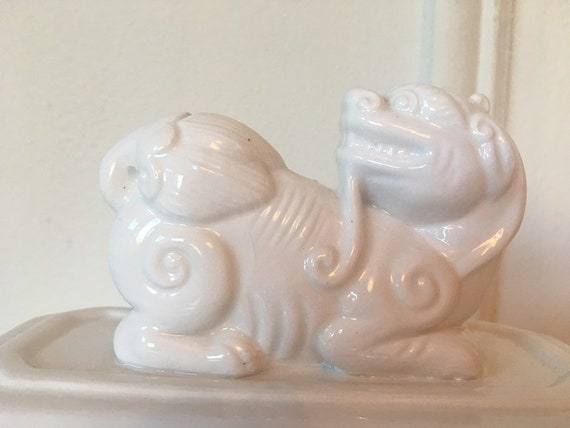 Vintage Chinoiserie Storage Box White Foo Dog Porcelain Foo Dog