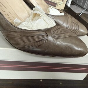 Vintage Bruno Magli Taupe Leather Pumps 7.5B IT Ruched Pointed Toe Heels w/Box image 2