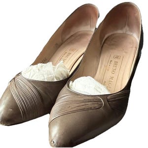Vintage Bruno Magli Taupe Leather Pumps 7.5B IT Ruched Pointed Toe Heels w/Box image 3