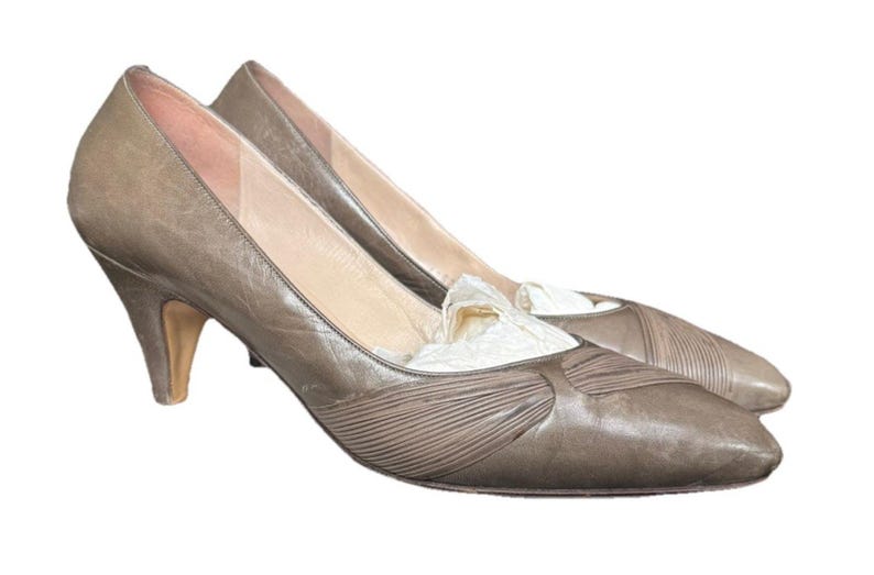 Vintage Bruno Magli Taupe Leather Pumps 7.5B IT Ruched Pointed Toe Heels w/Box image 1
