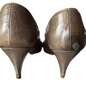 Vintage Bruno Magli Taupe Leather Pumps 7.5B IT Ruched Pointed Toe Heels w/Box image 7