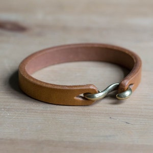 Brown Vegetable-tanned Leather S Hook Bracelet