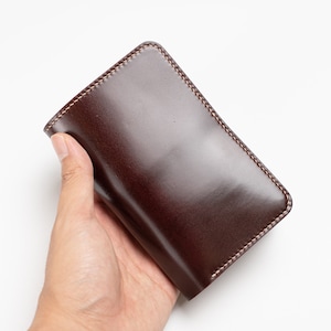 PERSONALIZABLE - Cartera media de cuero Buttero de concha burdeos y caramelo
