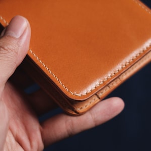 7 COLORS - Whiskey Shell Cordovan & Natural Leather 6-Slot Two-tone Billfold Wallet