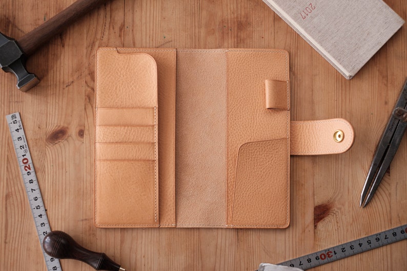 6 COLORS Weeks Snap Closure Pebbled Leather Cover with Card Slots Natural