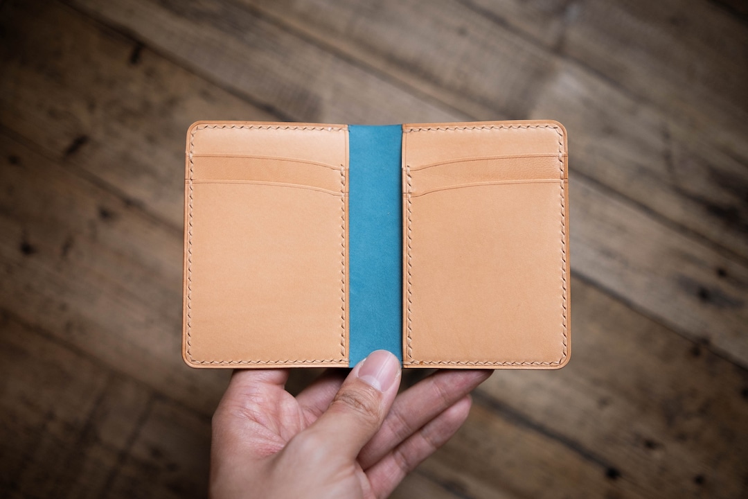 Shell Cordovan & Natural Vegetable-tanned Leather 4-slot Vertical