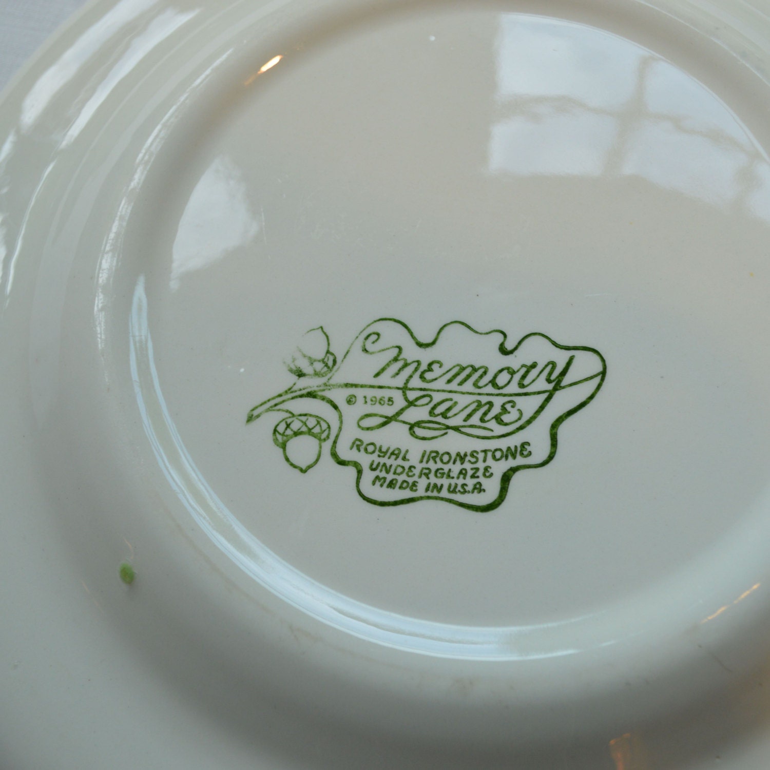 1965 Royal Ironstone Memory Lane Pink Red Acorn One (1) dinner plate 10