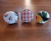 bague ajustable avec un bouton recouvert