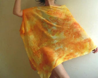 Poncho de lino teñido a mano en color naranja atardecer: Bufanda tipo capa vegana extragrande