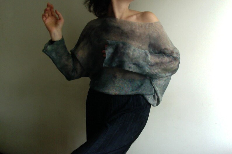 ręcznie barwiona tunika, kimono lniane, unikatowa lniana bluza, oversize koszula lniana, szara bluzka z dzianiny lnianej, sweterek lniany zdjęcie 6
