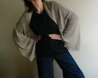 lniany kimono Kardigan w naturalnym kolorze lnu, bolero lniane, szal z lnu, ponczo z dzianiny lnianej, minimalizm Vegan by Tati