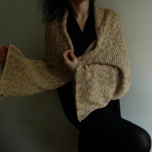 チャンキーニットコットンボレロシュラグ：ベージュ着物カーディガン