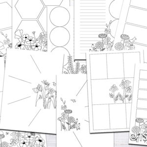 Op de afbeelding: Een verzameling witte papieren vellen met zwarte lijntekeningen van bloemen, paddenstoelen en geometrische vormen. Sommige vellen hebben gelijnde of blanco ruimtes om te beschrijven. De tekst "@TSKCRAFTS" is rechtsonder zichtbaar.