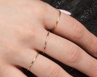 Massives Goldband, 14k dünner Goldring, dünner Ehering, Knöchelring, minimalistisches Goldband, zierlicher Ring, sehr dünnes Band, goldener Stapelring