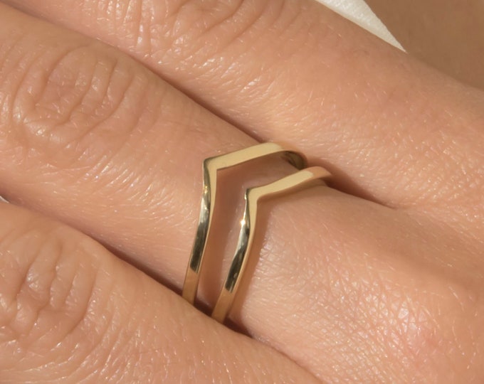 Solid Gold 14k V Ring, Chevron Ring, Gold Double V ring, Knuckle Ring, Stacking Ring, Gold Chevron Ring, Thumb Ring, V shaped Ring