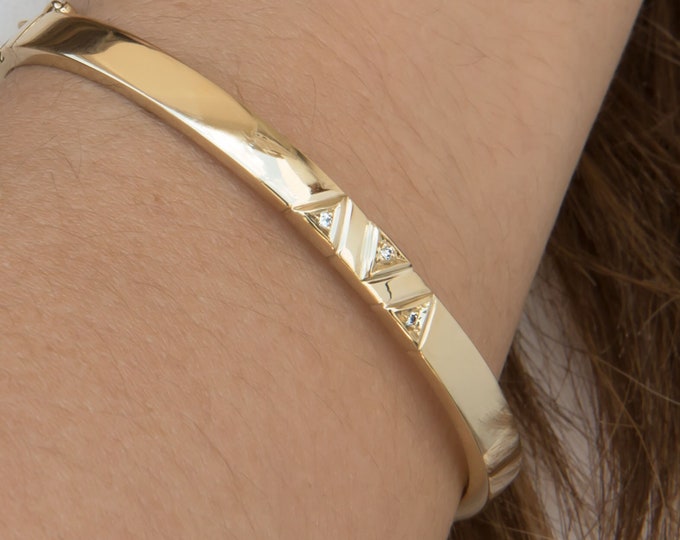 Classic Gold Hinged Diamond Bracelet, Gold Hinged Bracelet, With Triangle Design, Custom Sizing gold Bangle, 14k Real Gold Diamonds Bracelet