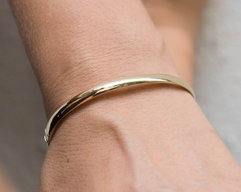 Classic Solid Oval Gold Bracelet, Gold K14 Hinged Bangle, Plain Bangle, Minimalist Bangle, Timeless Bracelet , Stacking Bracelet,Sister Gift