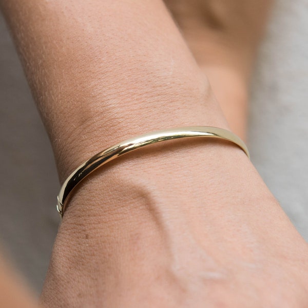 Classico bracciale in oro ovale massiccio, bracciale incernierato in oro K14, bracciale semplice, bracciale minimalista, bracciale senza tempo, bracciale impilabile, regalo sorella