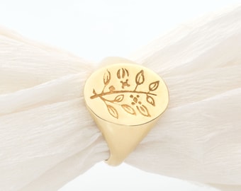 Gold Oval Flower Signet Ring, Pinky Signet Ring, Gold Pinky Ring, Flower Signet Ring, Oval Pinky Ring, Engraved Gold Ring, Ring with Tree