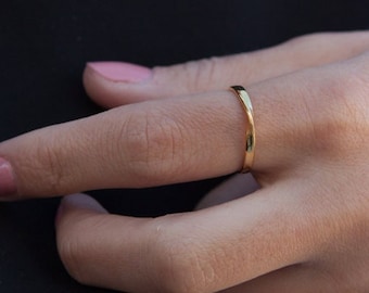 Bague Mobius, bague Mobius, or massif K14, bague torsadée de mariage, bague de fiançailles, bague minimaliste, bague délicate à empiler, cadeau d'anniversaire