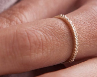 Anillo de media eternidad, anillo delgado, alianza de boda, anillo de apilamiento de oro, anillo de compromiso, anillo minimalista, banda diaria delicada, regalo de aniversario