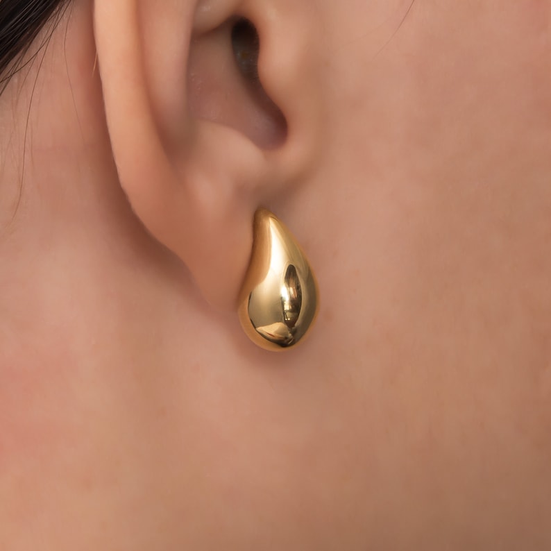 Kendall Drop Mini Dome Earrings, Solid Gold K14 Drop Earrings, Chunky Earrings, Dome Earrings, Minimalist Teardrop Earring, Mothers Day Gift zdjęcie 5